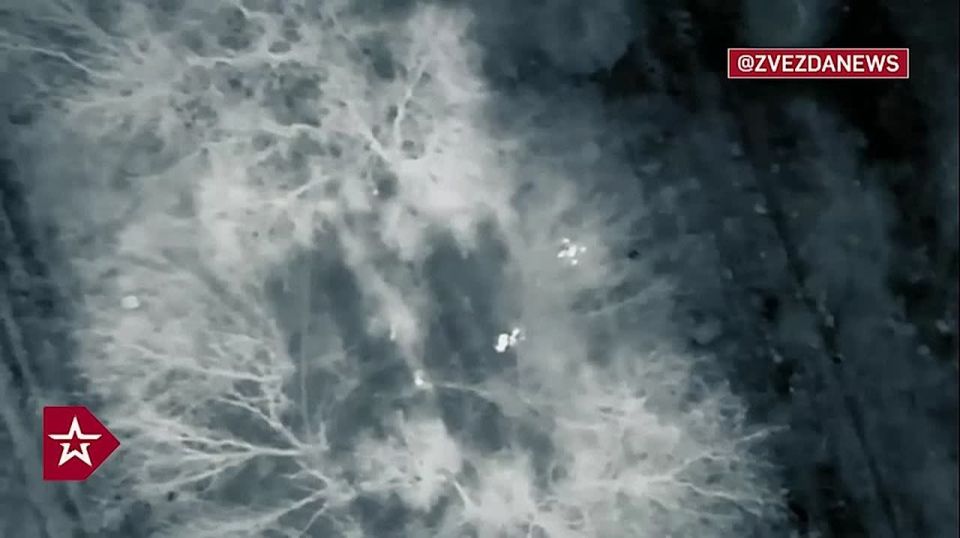 Пытались укрепиться, но получили "подарки" с неба: операторы дронов сбросили боеприпасы на группы боевиков ВСУ в Днепропетровской области