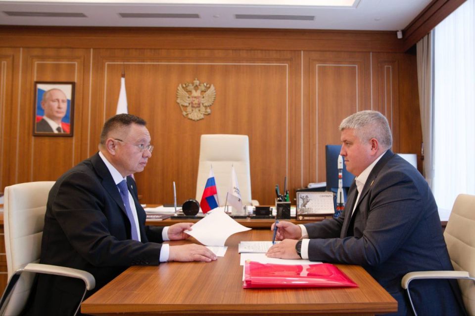 Глава Минстроя России Ирек Файзуллин провел рабочую встречу с врио Губернатора Новгородской области Александром Дроновым