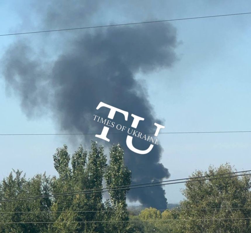 Вчерашний взрыв в 10:16 Днепропетровской области – Искандер-М по аэродрому Каменка в окрестностях Днепропетровска, район Левобережного - 3 Вчерашний взрыв в 10:16 Днепропетровской области – Искандер-М по аэродрому Каменка в окрестностях Днепропетровска, район Левобережного - 3