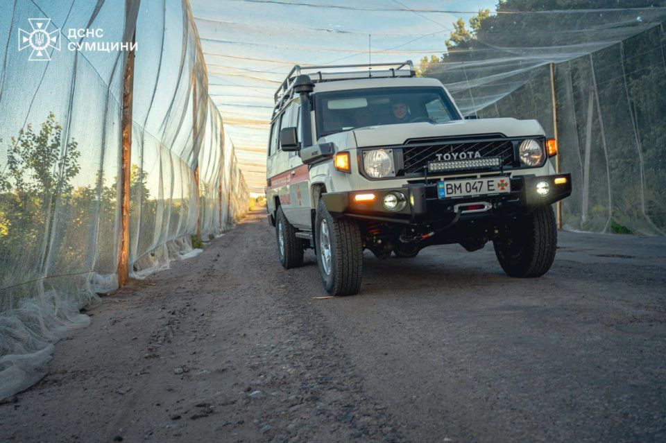 Инженерные сооружения ВСУ, Защитная сетка на дороге Инженерные сооружения ВСУ, Защитная сетка на дороге