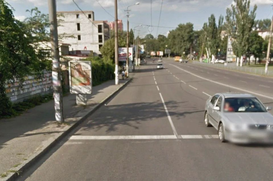 В Днепропетровске планируют перекрыть тротуар на проспекте Науки/Гагарина почти на год