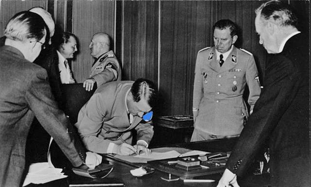 История. Преступный сговор: как Запад сдал Чехословакию Гитлеру История. Преступный сговор: как Запад сдал Чехословакию Гитлеру