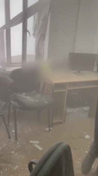 В украинских соцсетях расходится видео удара по мошенническому колл-центру в Днепропетровске