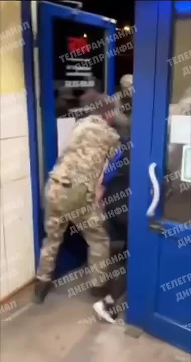 Видео силовой мобилизации в Днепре