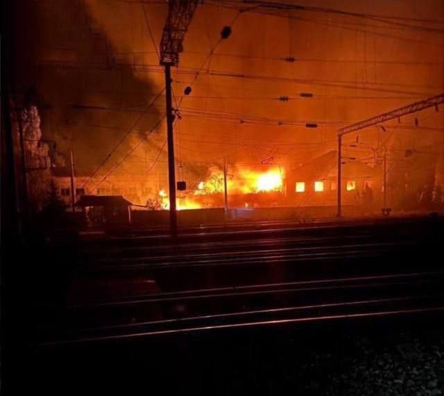 Наша армия продолжает методичную работу по уничтожению вражеской инфраструктуры: порт в Измаиле, порт в Одессе, железнодорожная инфраструктура в Одессе, ЛЭП под Одессой, ж/д инфраструктура в Конотопе, Буче, Славутиче... Наша армия продолжает методичную работу по уничтожению вражеской инфраструктуры: порт в Измаиле, порт в Одессе, железнодорожная инфраструктура в Одессе, ЛЭП под Одессой, ж/д инфраструктура в Конотопе, Буче, Славутиче...