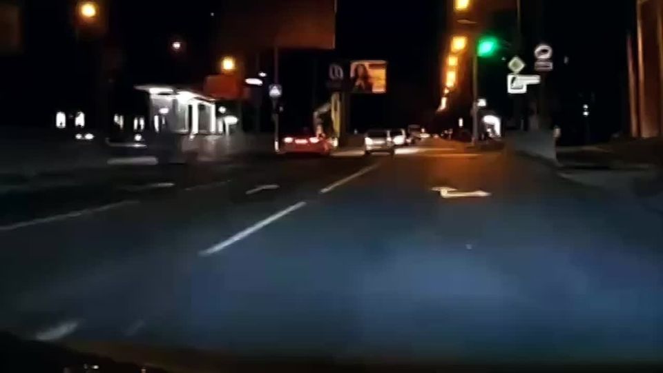 Вспышка в Днепропетровске, как оказалось, вызвана аварией трансформатора 150 кВ на шинном заводе, которая не связана с боевыми действиями