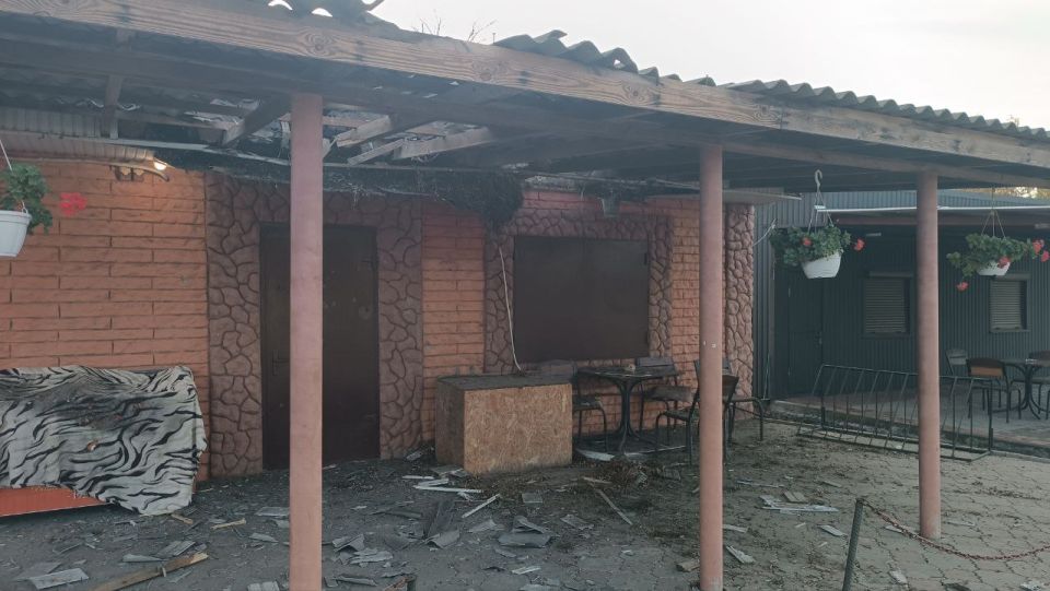 Враг продолжает обстреливать гражданскую инфраструктуру Херсонской области Враг продолжает обстреливать гражданскую инфраструктуру Херсонской области