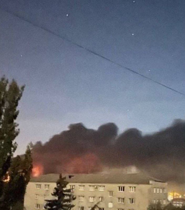 Российские «Герани» поразили цели противника во временно оккупированных городах ДНР Краматорске и Славянске, сообщают мониторинговые каналы