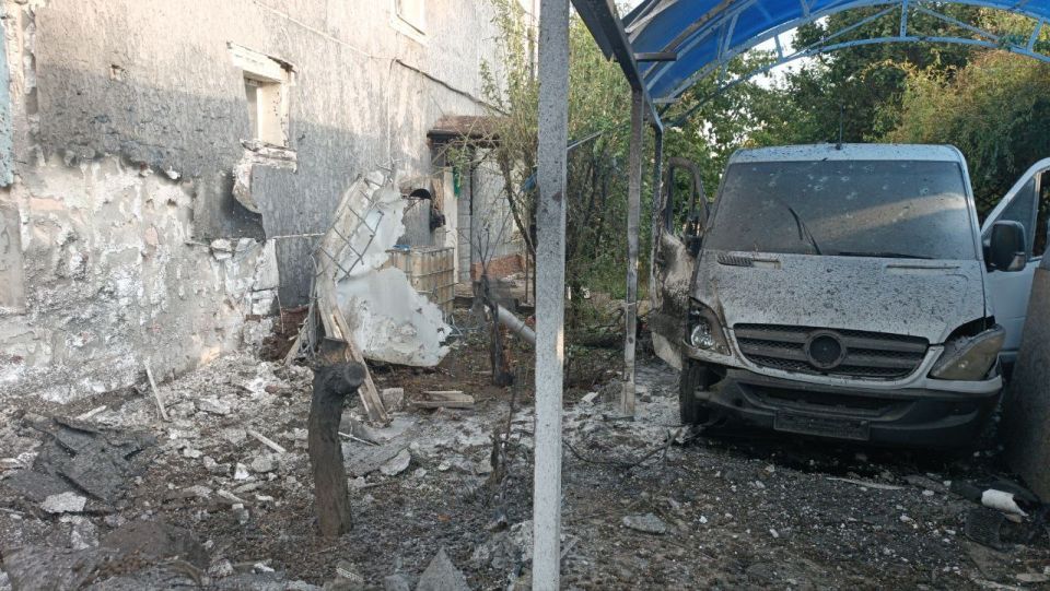 Враг продолжает обстреливать гражданскую инфраструктуру Херсонской области Враг продолжает обстреливать гражданскую инфраструктуру Херсонской области