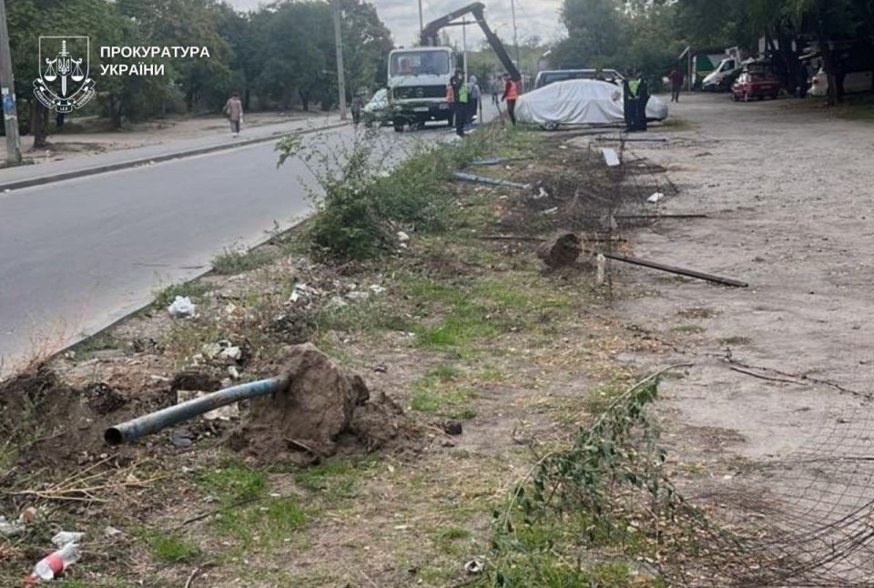 В Днепропетровске в Индустриальном районе снесли незаконную автостоянку, которая там была с 2020 года В Днепропетровске в Индустриальном районе снесли незаконную автостоянку, которая там была с 2020 года