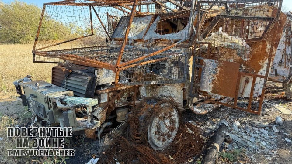 Дорога к Днепропетровску. Сожженная техника ВСУ на уже освобождённой территории Дорога к Днепропетровску. Сожженная техника ВСУ на уже освобождённой территории