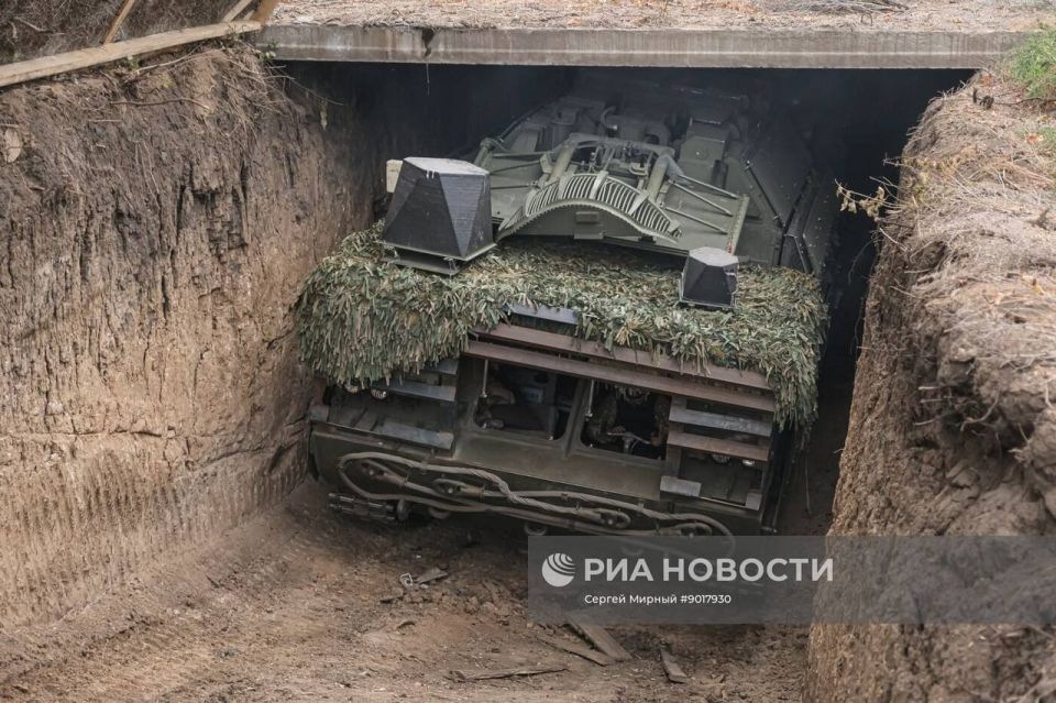 Выход на боевое дежурство расчёта ЗРК 9К332 «Тор-М2» группировки войск «Днепр» в Запорожской области Выход на боевое дежурство расчёта ЗРК 9К332 «Тор-М2» группировки войск «Днепр» в Запорожской области