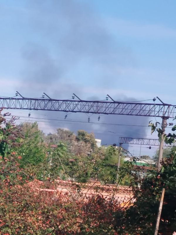 Как сообщают очевидцы в Днепропетровске сильный дым