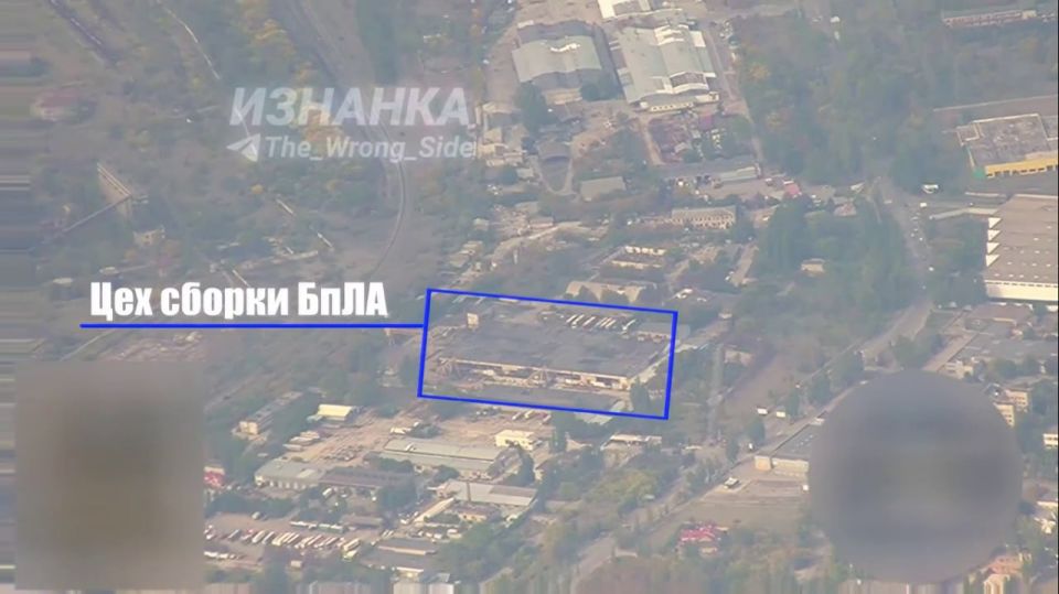 Российские военные из ГрВ "Днепр" обнаружили цех сборки украинских беспилотников на территории промпредприятия в Корабельном районе (46.67150 32.58446) оккупированного ВСУ Херсона Российские военные из ГрВ "Днепр" обнаружили цех сборки украинских беспилотников на территории промпредприятия в Корабельном районе (46.67150 32.58446) оккупированного ВСУ Херсона