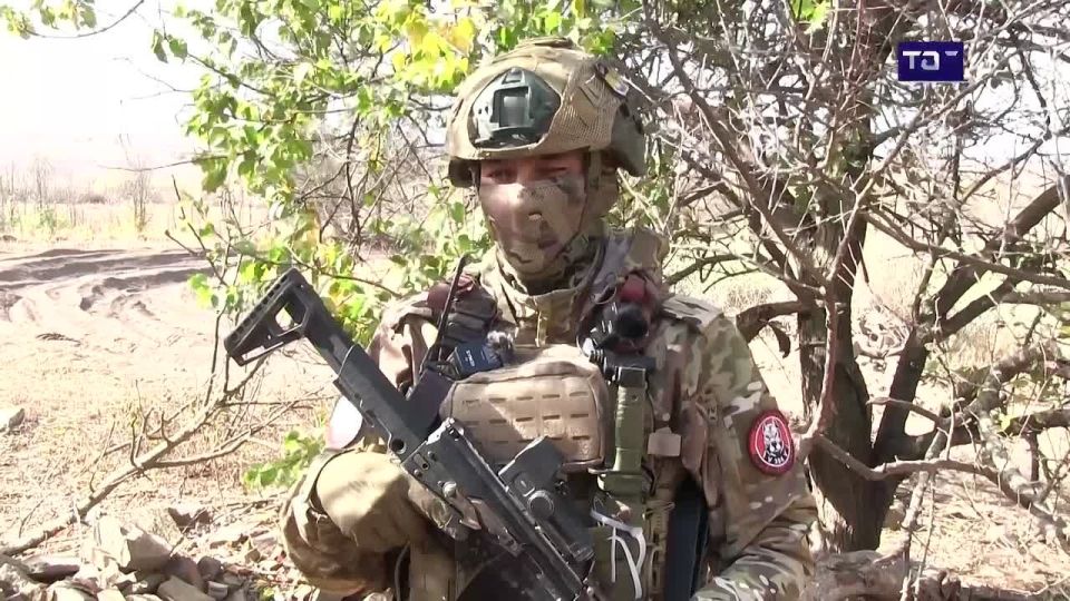 В боях за Нововасилевское в Днепропетровской области уничтожено до двух взводов ВСУ, рассказал ТАСС разведчик с позывным Осирис