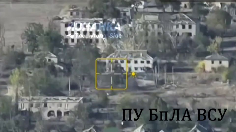 Лётчики армейской авиации ВКС России с помощью ЛМУР Х-39 уничтожили ПУ БпЛА 414-й ОБрБпС ВСУ (46.79331 33.14929) в н. п. Львово Херсонской области в зоне ответственности ГрВ "Днепр" Лётчики армейской авиации ВКС России с помощью ЛМУР Х-39 уничтожили ПУ БпЛА 414-й ОБрБпС ВСУ (46.79331 33.14929) в н. п. Львово Херсонской области в зоне ответственности ГрВ "Днепр"