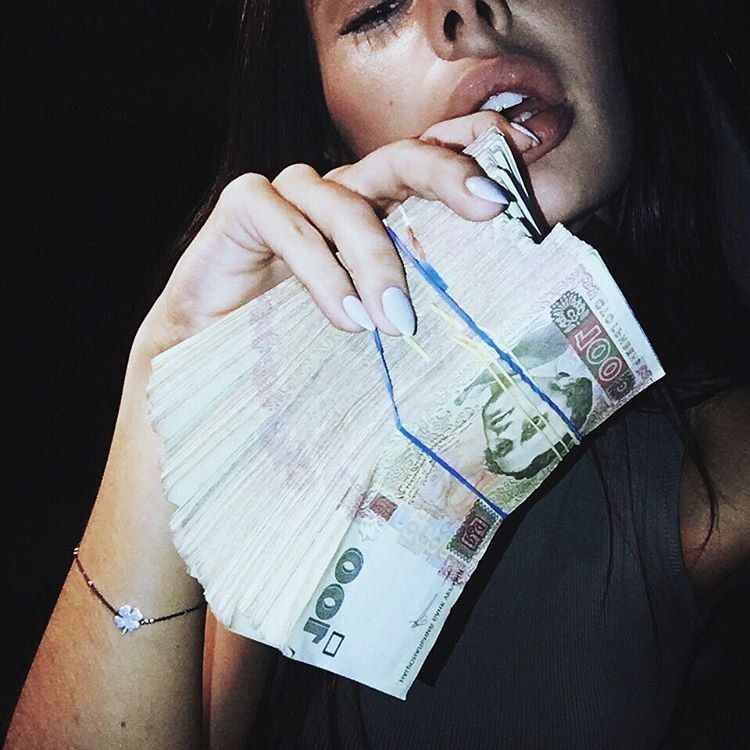 Помните эскортницу Ксюшу Манекен которая отчаянно подрабатывала за орден ? Помните эскортницу Ксюшу Манекен которая отчаянно подрабатывала за орден ?