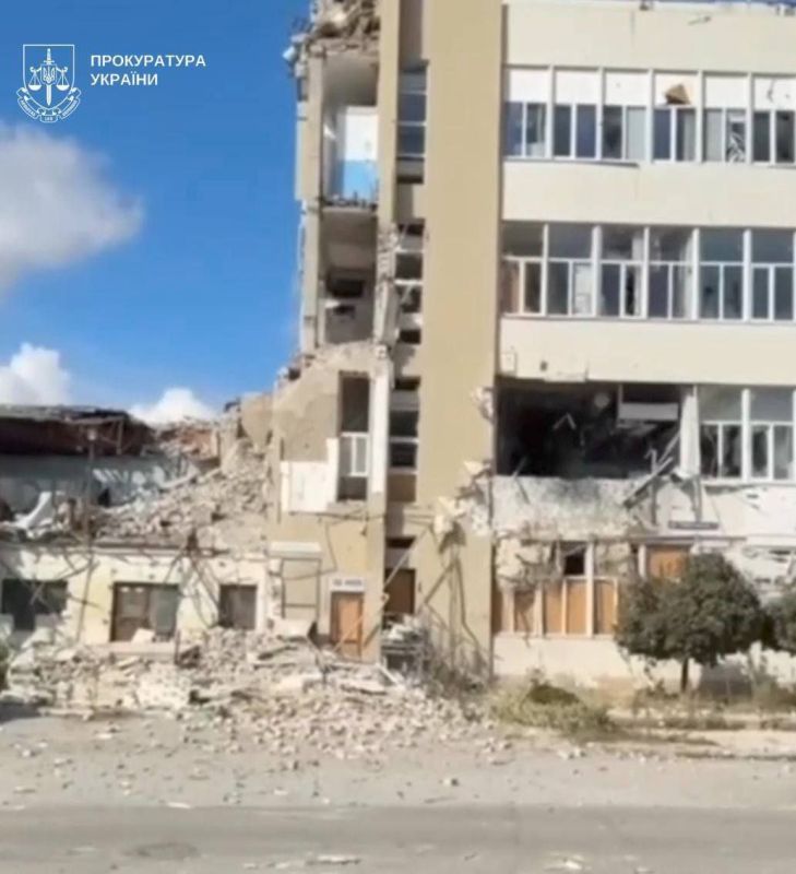 Юрий Котенок: Херсону очень не повезло. Этот уютный и красивый город Новороссии был основан светлейшим князем Григорием Потемкиным по указу императрицы Екатерины II Великой в 1778 г Юрий Котенок: Херсону очень не повезло. Этот уютный и красивый город Новороссии был основан светлейшим князем Григорием Потемкиным по указу императрицы Екатерины II Великой в 1778 г