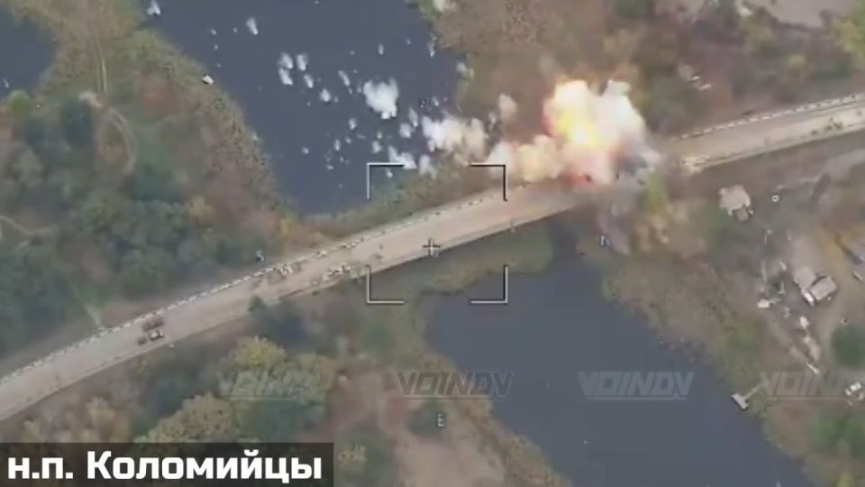 Работа ФАБами с УМПК по мостам через реку Волчья в Днепропетровской области Работа ФАБами с УМПК по мостам через реку Волчья в Днепропетровской области