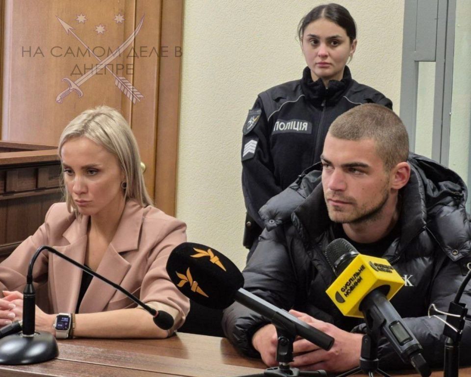 Полицаев, избивших мужчину возле ТЦК, взяли под круглосуточный домашний арест на 60 суток