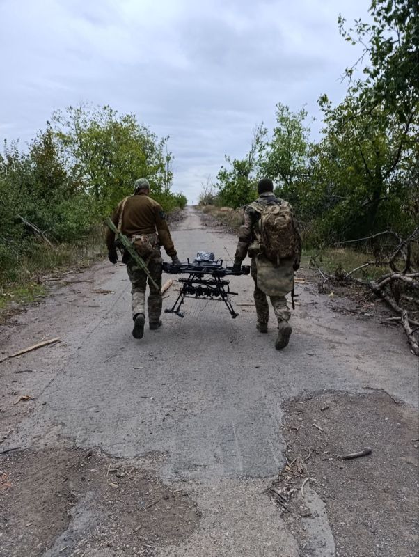 Чингис Дамбиев: Разведчики группировки "Восток" из Бурятии с трофеем