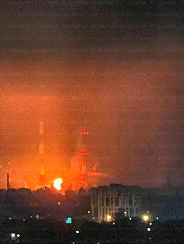 ПВО не справляется: ВС РФ бьют «баллистикой» по энергетике Киева, ТЭЦ-5 в огне ПВО не справляется: ВС РФ бьют «баллистикой» по энергетике Киева, ТЭЦ-5 в огне
