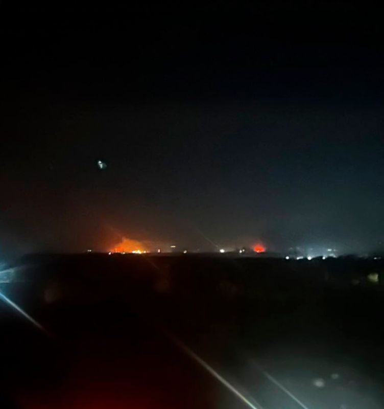 Поступают сообщения, что в Каменском (Днепродзержинск) прилёт был по Днепровскому металлургическому комбинату Поступают сообщения, что в Каменском (Днепродзержинск) прилёт был по Днепровскому металлургическому комбинату