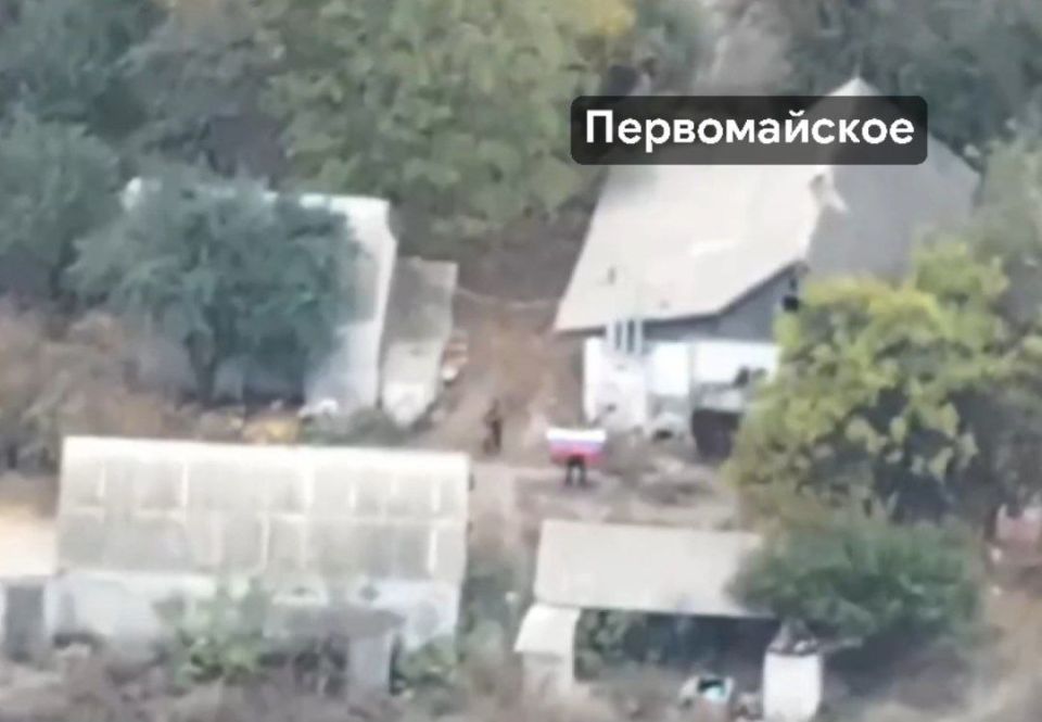 Эдуард Басурин: Пока евробанда "желающих" думает как украсть деньги России и накачать Украину оружием, чтобы надавить на россиян и заставить остановить боевые действия по ЛБС, наши войска продолжают освобождать русские земли Эдуард Басурин: Пока евробанда "желающих" думает как украсть деньги России и накачать Украину оружием, чтобы надавить на россиян и заставить остановить боевые действия по ЛБС, наши войска продолжают освобождать русские земли