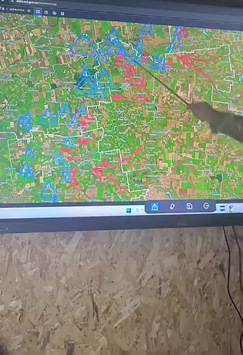 Командующий ВСУ выложил в соцсети военные карты с линией фронта