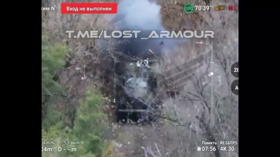 В Днепропетровской области операторы 14 бригады СпН сожгли бывшую британскую ББМ Tempest 4x4 MPV В Днепропетровской области операторы 14 бригады СпН сожгли бывшую британскую ББМ Tempest 4x4 MPV