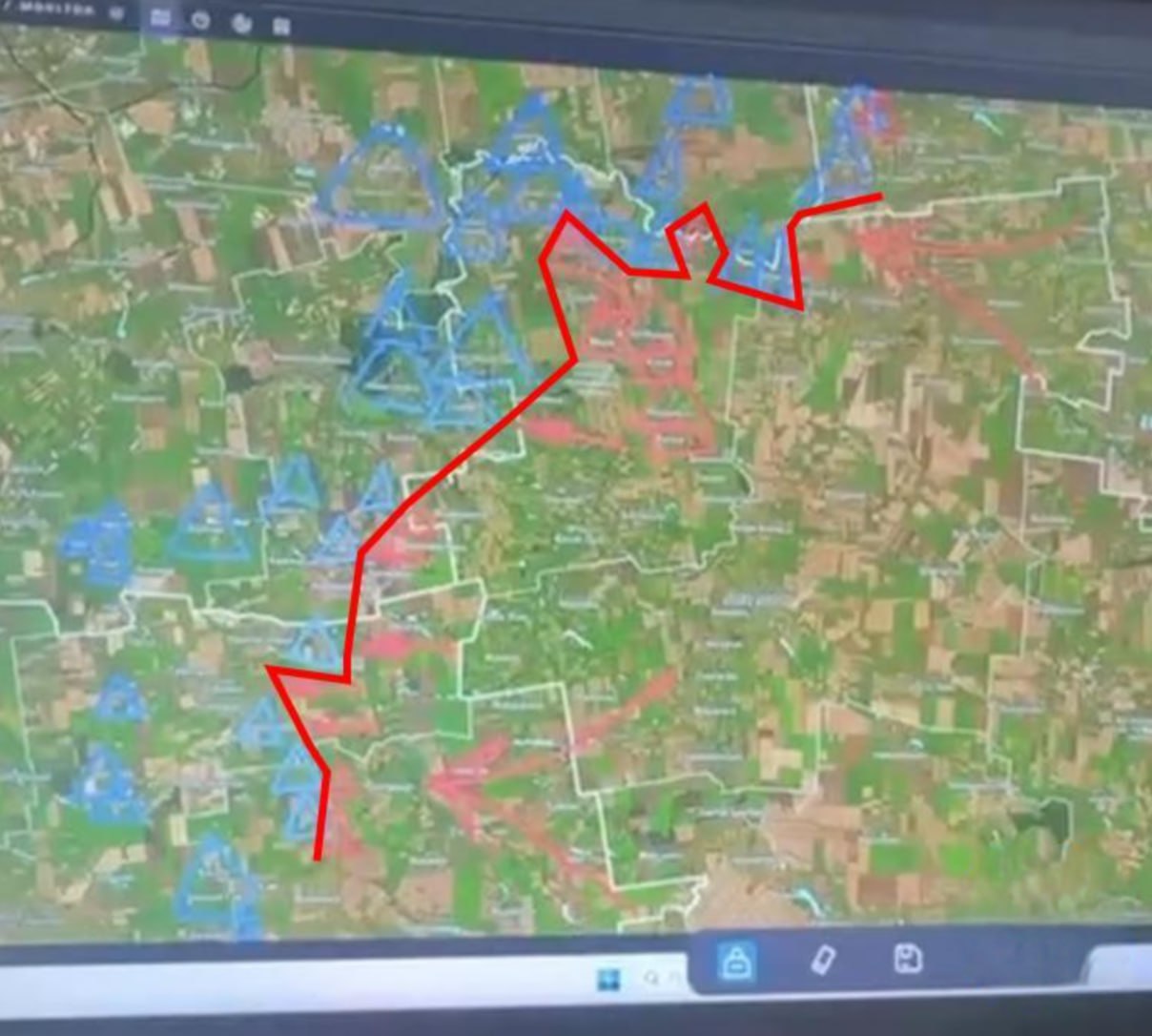 Юрий Баранчик: Российская армия активно продвигается в Днепропетровской и Запорожской области, и украинская сторона решила провести по этому поводу неожиданный «антикриз» Юрий Баранчик: Российская армия активно продвигается в Днепропетровской и Запорожской области, и украинская сторона решила провести по этому поводу неожиданный «антикриз»