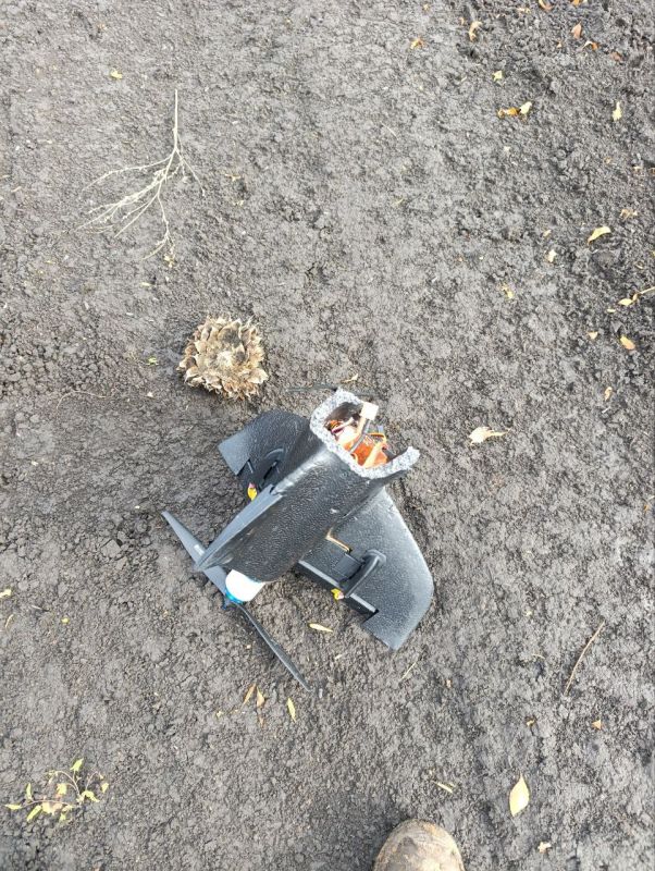 Чингис Дамбиев: Сбитый на Южно-Днепропетровском направлении дрон украинских боевиков Чингис Дамбиев: Сбитый на Южно-Днепропетровском направлении дрон украинских боевиков