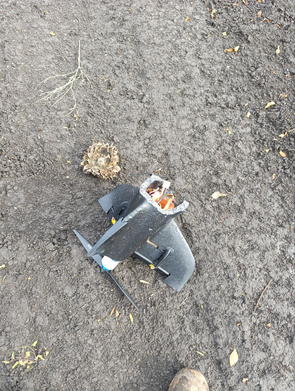 Чингис Дамбиев: Сбитый на Южно-Днепропетровском направлении дрон украинских боевиков Чингис Дамбиев: Сбитый на Южно-Днепропетровском направлении дрон украинских боевиков