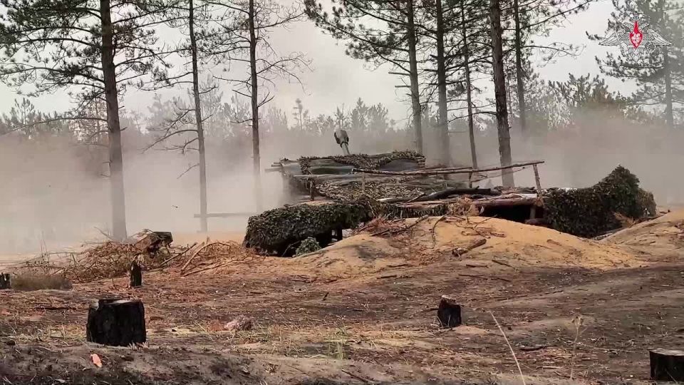 Минобороны России: Расчет гаубицы «Мста-Б» группировки войск «Днепр» уничтожил пункт управления БПЛА ВСУ в Херсонской области