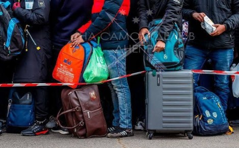 После послабления по выезду из Украины, введенных в конце лета, около ста тысяч парней от 18 до 22 лет уехали из страны