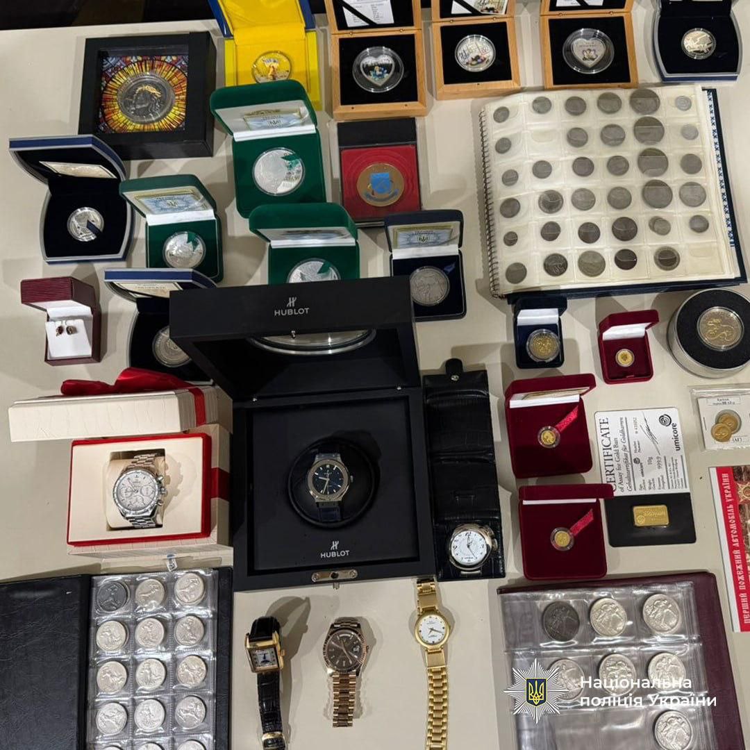 $1 млн наличными, элитная квартира и авто премиум-класса: в Днепропетровске задержали начальницу отдела экологической инспекции $1 млн наличными, элитная квартира и авто премиум-класса: в Днепропетровске задержали начальницу отдела экологической инспекции