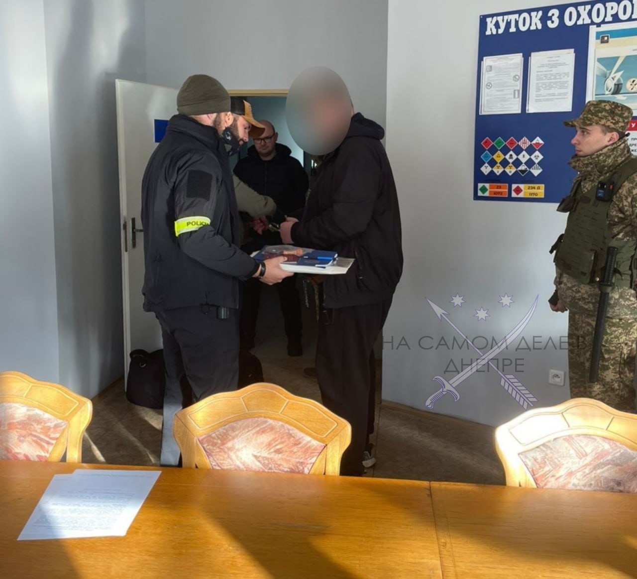 В Чехию отправили разыскиваемого Интерполом участника международной мошеннической схемы, которую огранизировал днепрянин В Чехию отправили разыскиваемого Интерполом участника международной мошеннической схемы, которую огранизировал днепрянин