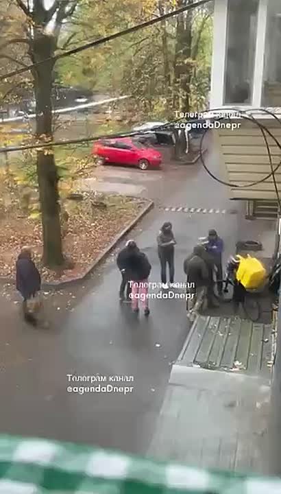 Днепропетровск. Вооруженные бандиты украли курьера