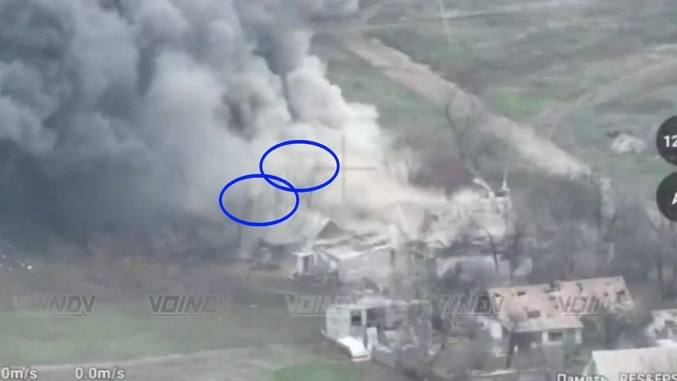 Бомбардировщики 11 гвардейской армии ВВС и ПВО группировки войск "Восток" продолжают вскрывать как консервные банки укрытия противника в населённом пункте Великомихайловка Днепропетровской области