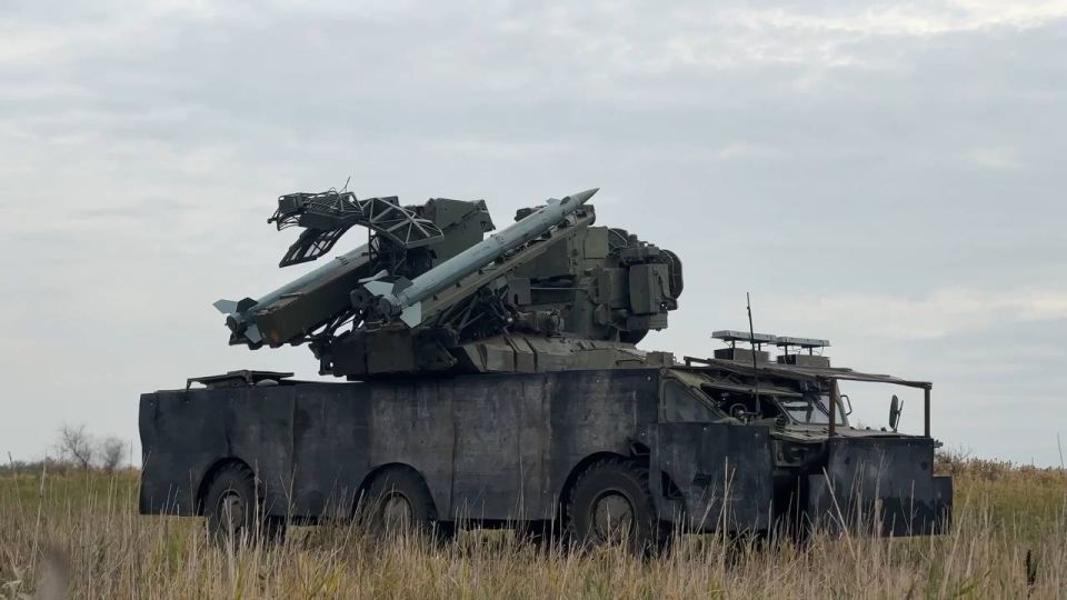 Боевая работа расчёта ЗРК 9К33М3 «Оса-АКМ» 18-й общевойсковой армии группировки войск «Днепр» в Херсонской области Боевая работа расчёта ЗРК 9К33М3 «Оса-АКМ» 18-й общевойсковой армии группировки войск «Днепр» в Херсонской области