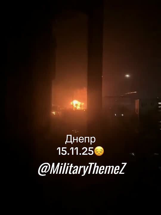 Кадры ночного поражения "Геранями" объекта противника в Днепропетровске