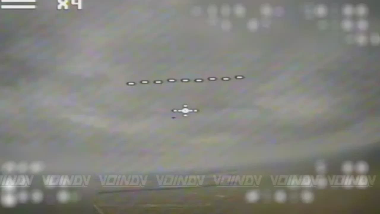 Небольшая нарезка кадров, где бойцы 69-ой бригады прикрытия из 35-ой армии группировки "Восток" успешно "выносят" вражескую пехоту, засевшую в укрытиях, и ликвидируют дроны неприятеля