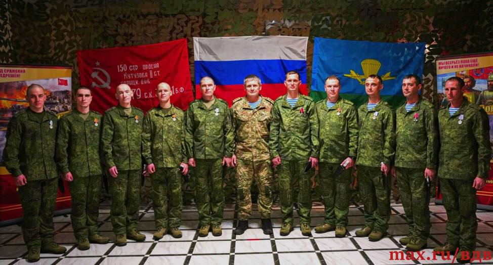 Владислав Шурыгин: Герой России, командующий ВДВ и группировкой «Днепр» генерал-полковник Михаил Теплинский вручил государственные награды десантникам 108-го гвардейского полка и военнослужащим 58-й армии