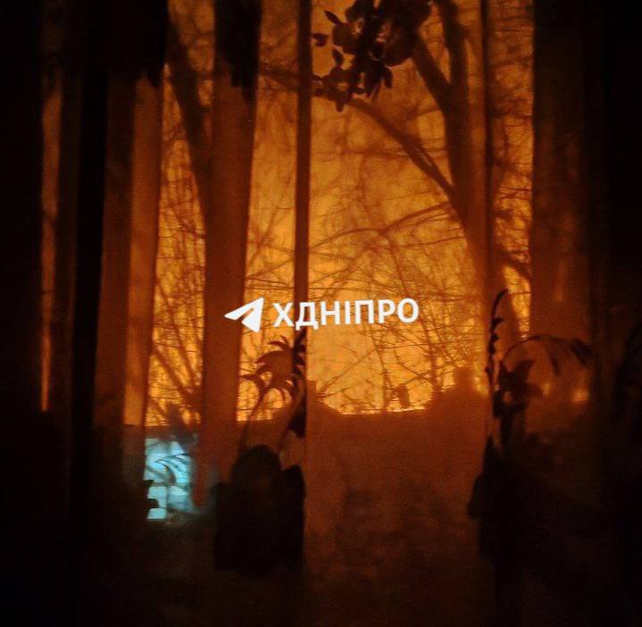 Дроны-камикадзе «Герань-2» нанесли массированный удар по цели в Днепропетровске Дроны-камикадзе «Герань-2» нанесли массированный удар по цели в Днепропетровске