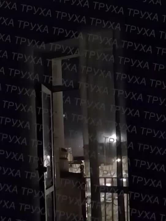 Еще видео прилётов Гераней по объектам в Днепропетровске этой ночью