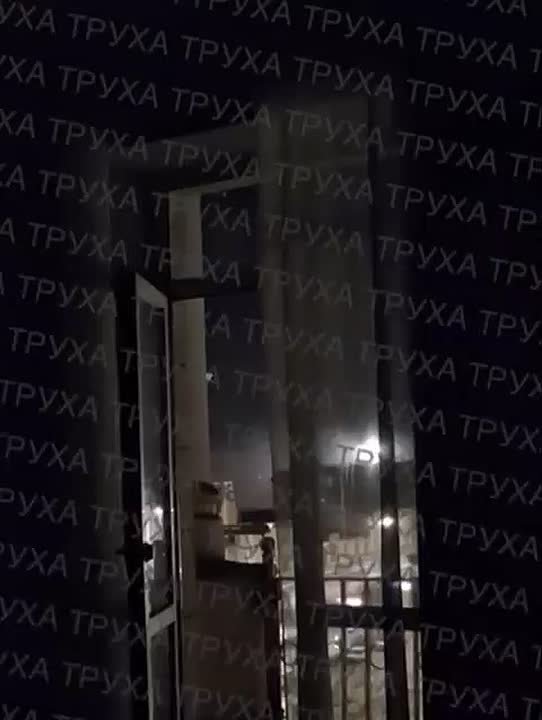 Еще видео прилётов Гераней по объектам в Днепропетровске этой ночью