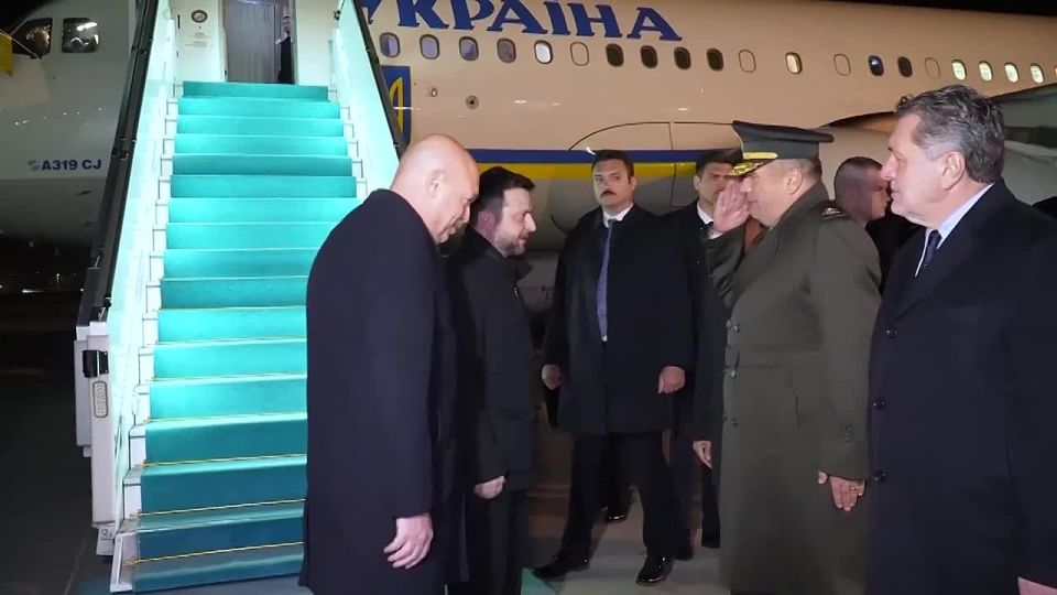 |Зеленский уже в Турции: гастроли продолжаются