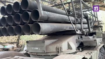 Расчёт РСЗО "Ураган" 58-й армии группировки "Днепр" нанёс удар по позициям ВСУ в районе Малой Токмачки в Запорожской области, обеспечив продвижение российских штурмовых групп