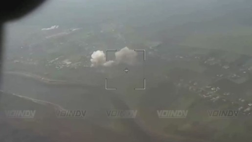 Ну прямо очень эффектные кадры публикуют военные 11-й гвардейской армии ВС РФ. Снято видео в районе села Коломийцы (Днепропетровская область)