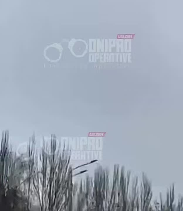 Момент прилёта ракеты во временно оккупированном Днепропетровске